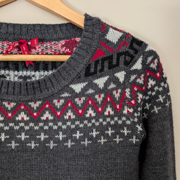 Red Camel Sweater - Picture 2 of 4